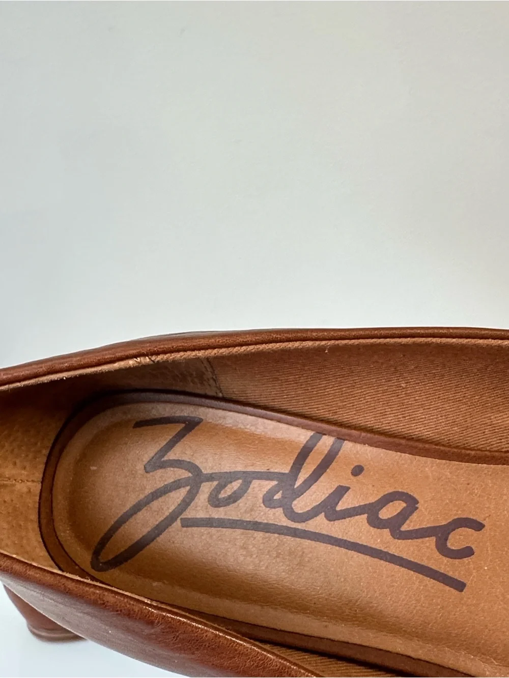 Zodiac Hill Leather Flats in Cognac Size 9.5